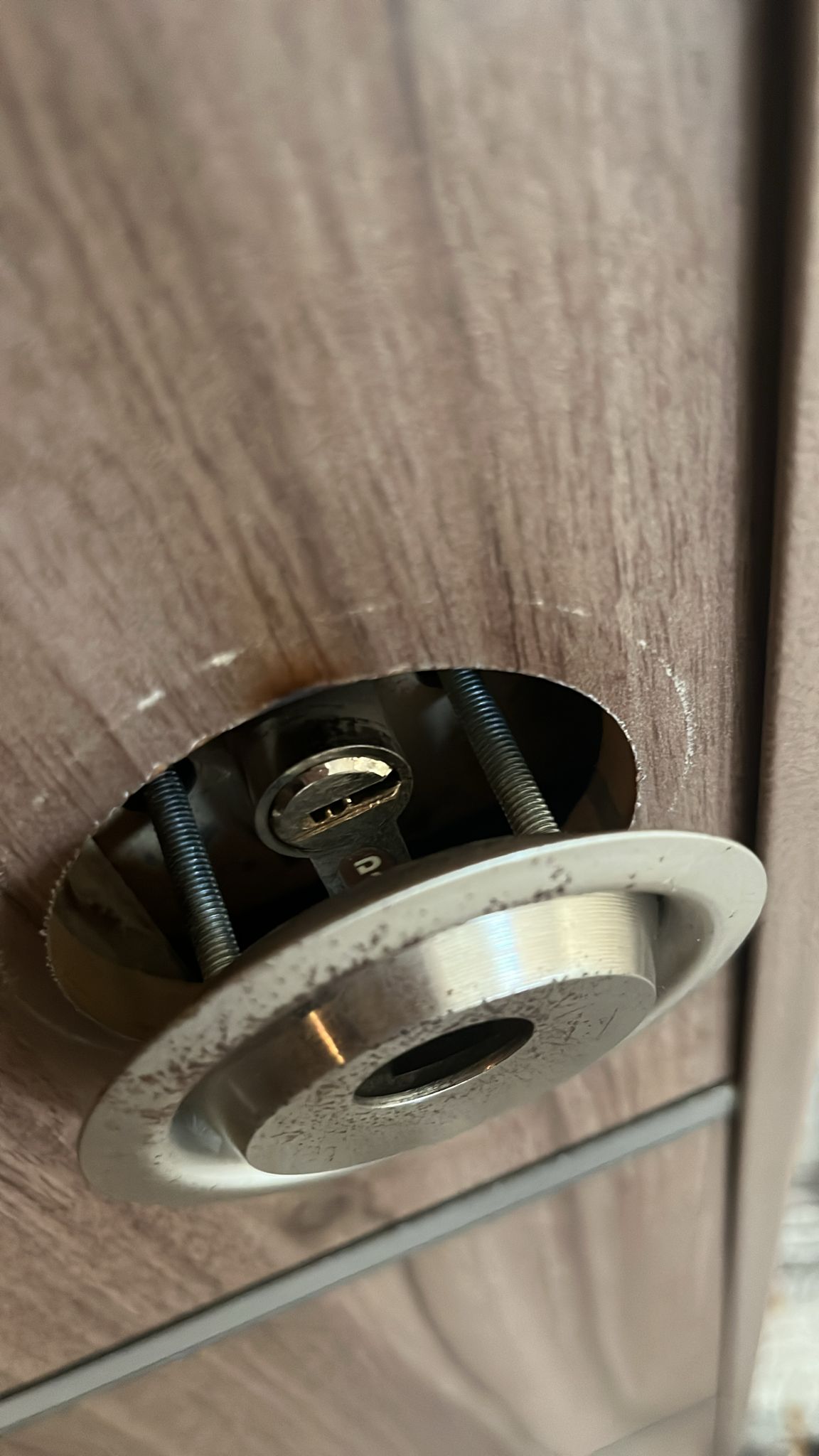 Kapı kilidi açma işlemi